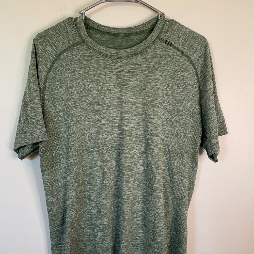 Lululemon Men's Performance T-Shirt Olive Green Size Medium